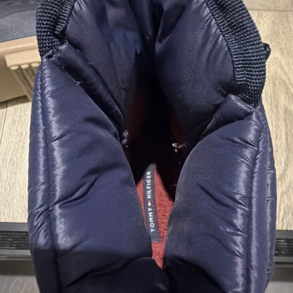 Tommy Hilfiger Women's Mysty Boots Snow Rain Size 8 Navy